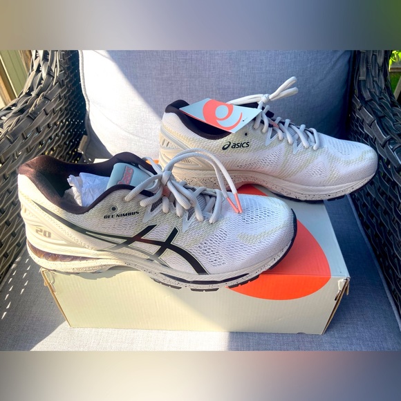 NIB ASICS Gel Nimbus Sakura Edition Running Shoe